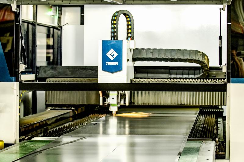 萊特全自動智能激光切割加工中作業(yè)中心 (8).jpg